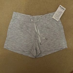 Lululemon On the Fly MR Shorts 2.5”